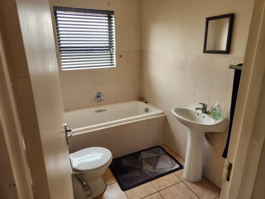 2 Bedroom Property for Sale in Brackenfell Central Western Cape